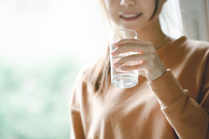 Ilustrasi  Wanita Cuma Minum Air 2 Minggu hingga Alami Kerusakan Otak