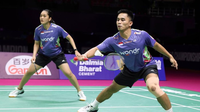 Amri Syahnawi/Nita Violina Marwah tak mau berhenti di medali perunggu setelah memastikan tiket semifinal Kejuaraan Dunia 2026. Mereka membidik hasil yang lebih tinggi.