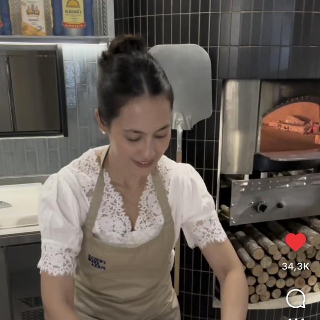 Asyiknya Pevita Pearce Makan Egg Tart hingga Bikin Pizza Sendiri!