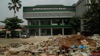 Perpustakaan tersebut ditargetkan rampung pada 2028 dengan pembangunan bertahap hingga lima lantai untuk menampung berbagai kebutuhan masyarakat. 