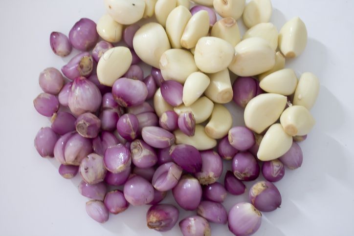 Bawang kupas