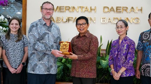 Bupati Badung I Wayan Adi Arnawa menerima kunjungan resmi delegasi Kedutaan Besar InggrisdiPuspem Badung, Jumat (21/8/2026). (Foto: Dok. Pemkab Badung)