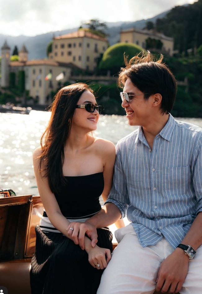 El Rumi sendiri selama ini memang dikenal sebagai anak artis yang humoris serta berprestasi. El diketahui merupakan lulusan Bachelor of Arts dari University of Westminster, London, Inggris. Foto: Instagram/@elelrumi