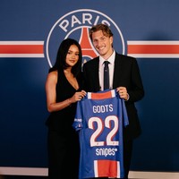 Potret Haifa Salem Ali, Istri Mika Godts yang Temani Suami Gabung ke PSG