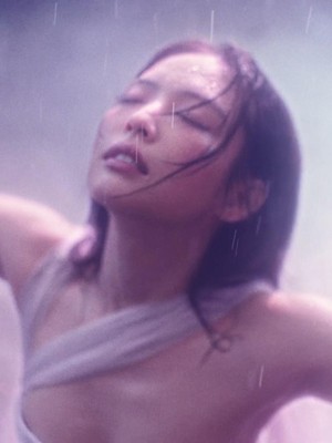 Potret Jennie Sang Malaikat yang Jatuh dari Langit