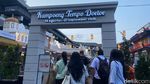 Yummy! Cicip Sate Jando dan Rujak Buni Viral di Kampoeng Tempo Doloe