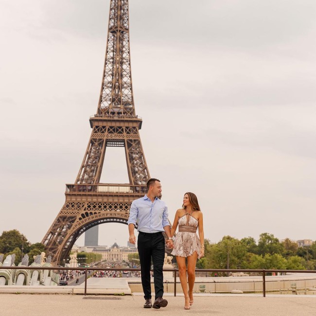 Romantis nan Mewah! Momen John Terry Ajak Istri Liburan ke Paris