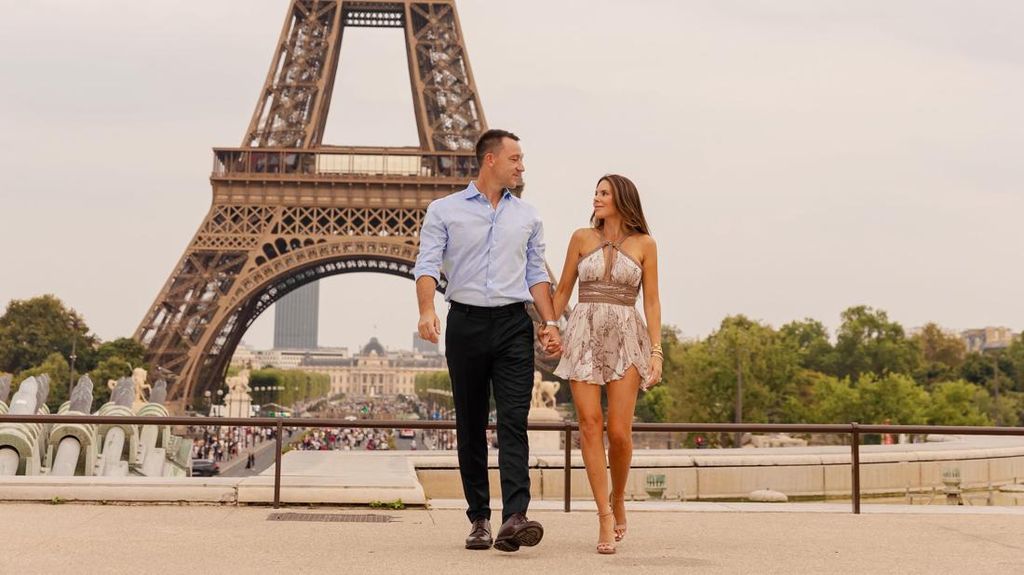 Romantis nan Mewah! Momen John Terry Ajak Istri Liburan ke Paris
