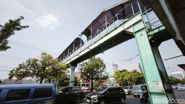 JPO Semarang Kondisi JPO di Pasar Bulu, Jalan Mgr Sugiyopranoto, Semarang Selatan, Kota Semarang, Jumat (21/8/2026).