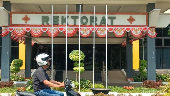 Suasana kampus Unsoed Purwokerto, Jumat (21/8/2026).