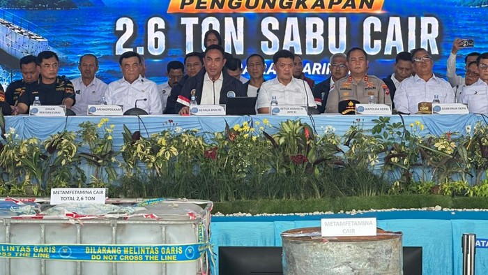 Kepala BNN RI Komjen Suyudi Ario Seto mengatakan wilayah Kepulauan Riau (Kepri) punya ancaman narkotika yang tinggi. Dia menegaskan aparat tidak gentar. (Rizky AM/detikcom)