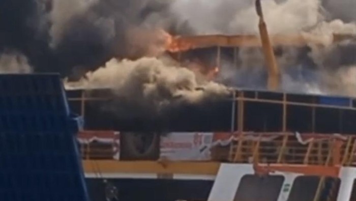 KMP Bontang terbakar di perairan Ketapang Banyuwangi
