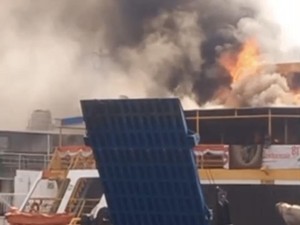 Video: KMP Bontang Ekspress II Terbakar saat Akan Sandar di Ketapang Banyuwangi