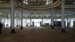 Melihat Masjid di Malaysia yang Bangunannya Dibuat dari Kristal dan Baja