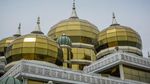 Melihat Masjid di Malaysia yang Bangunannya Dibuat dari Kristal dan Baja