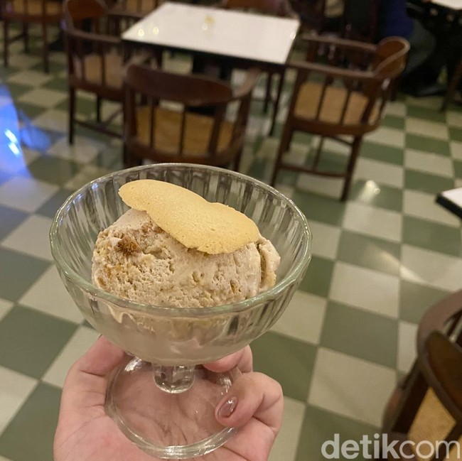 Nostalgia di Toko Oen Semarang, Ada Es Krim Klasik Rp35 Ribuan!