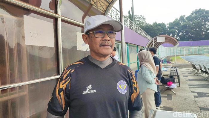 Pelatih Kiper PSGC Ciamis Eddy Harto di Stadion Galuh