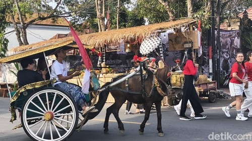 Pengunjung Buleleng Festival (Bulfest) dapat merasakan sensasi naik dokar gratis, Jumat (21/8/2026). (Foto: Made Wijaya Kusuma/detikBali)