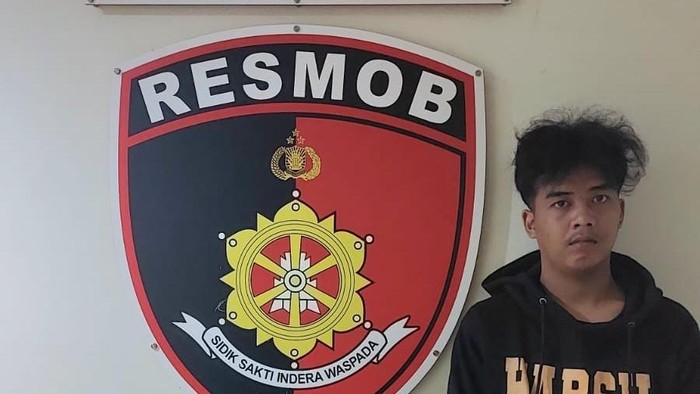 Polisi menangkap pria yang mencuri 11 keping emas di rumah tetangganya di Depok