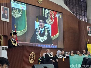 Cetak Rekor! UI Luluskan 10 Ribu Mahasiswa, Hampir Setengahnya Cum Laude