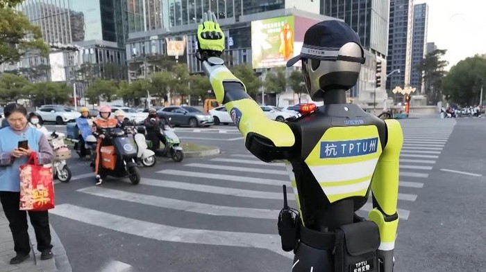 Robot Polisi di China