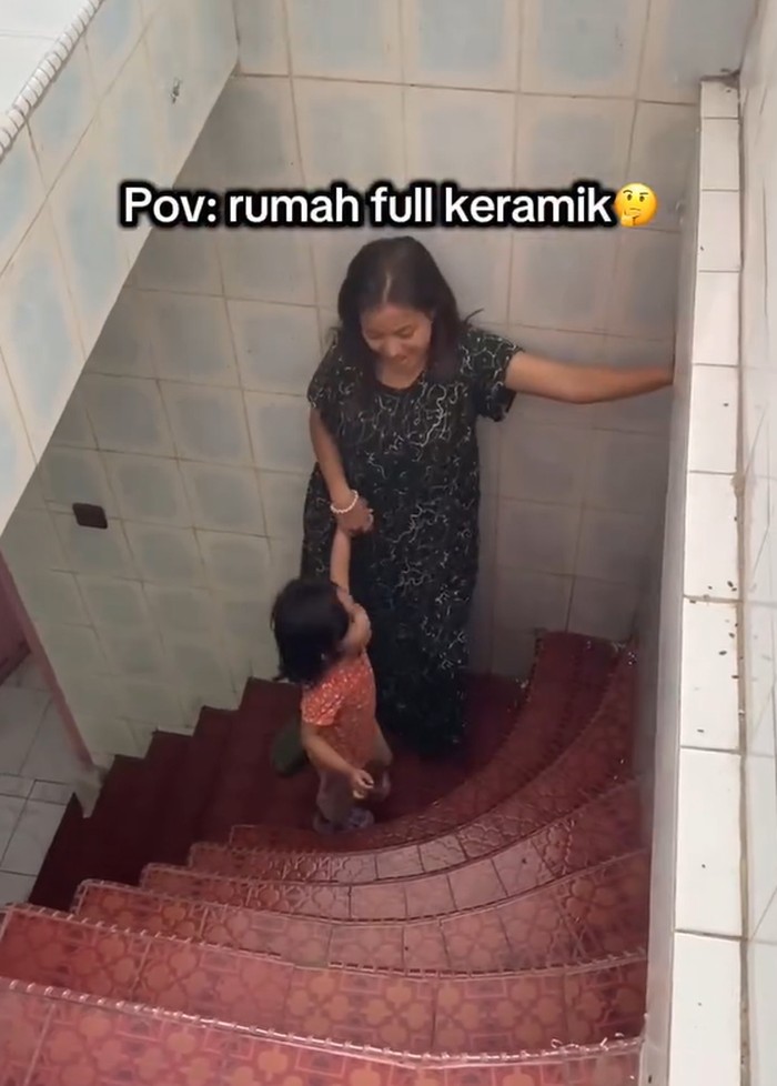 Rumah berlapis keramik di Pinrang, Sulawesi Selatan. Rumah berlapis keramik di Pinrang, Sulawesi Selatan.