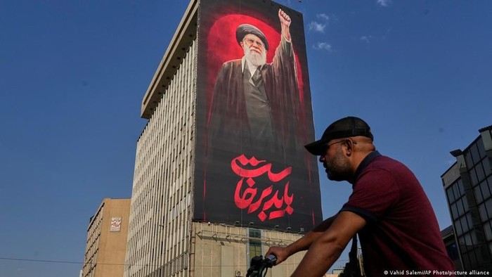 RUU Baru Iran: Kontak dengan Pihak Asing Bisa Dipidana