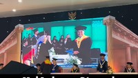Sarjana Penjas dari Jombang Ini Viral, Jadi Pelatih Fitness Lansia
