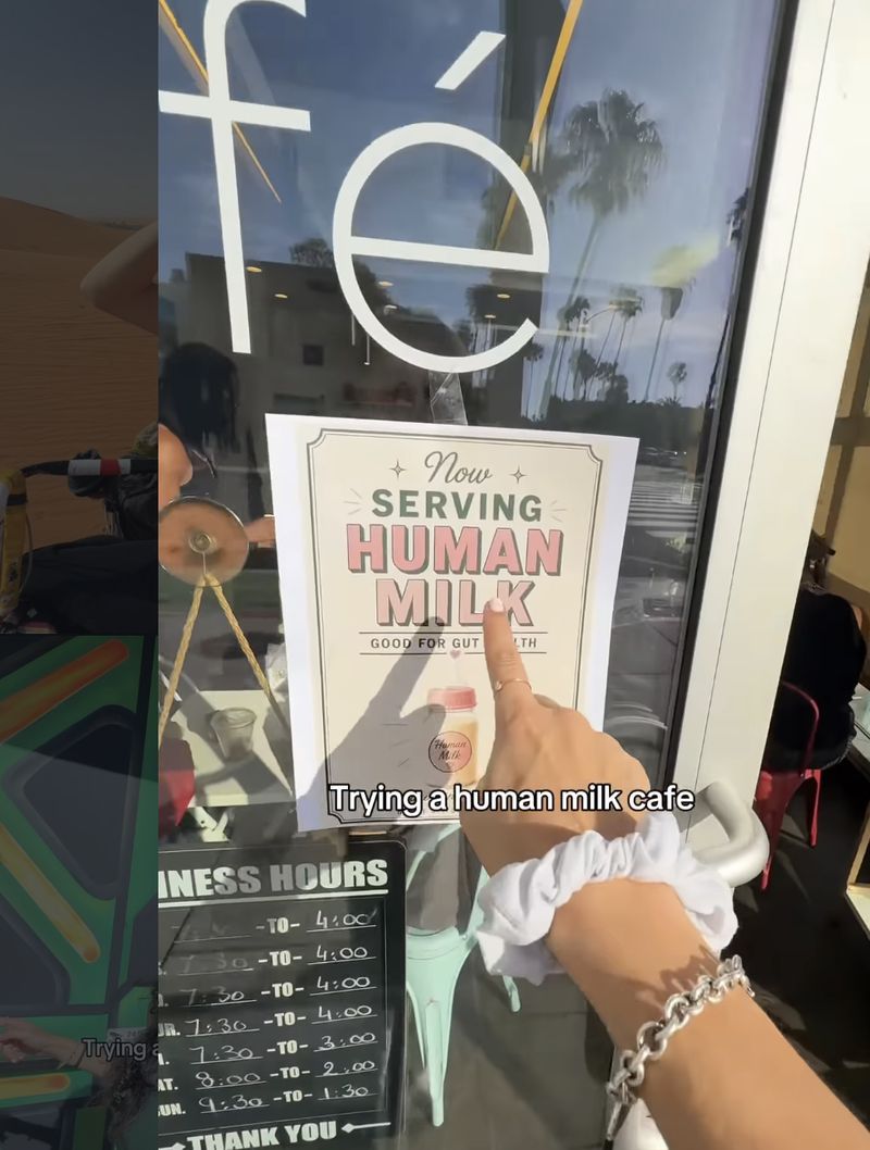 Viral! Kafe Ini Sajikan Minuman dengan Campuran ASI