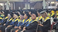 Heri berharap para lulusan bisa mengamalkan ilmu yang telah dipelajari selama kuliah. Ia ingin para lulusan UI aktif berkontribusi untuk masyarakat. Foto: Cicin Yulianti/detikcom