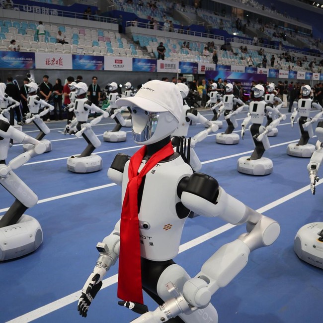 2.056 Robot Humanoid Bertanding di Beijing