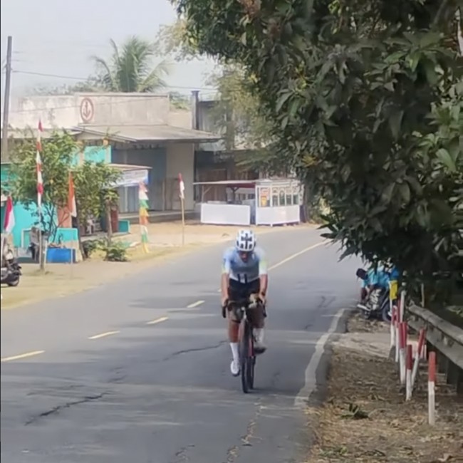 Melly Goeslaw Kasih Semangat Ale Hoed yang Berhenti di 782,46 Km Bentang Jawa