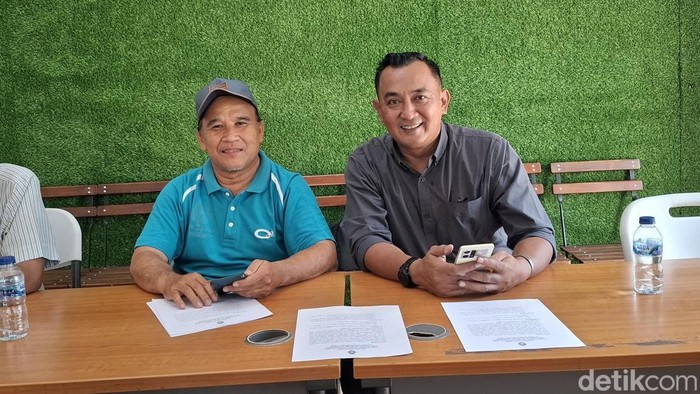 Asprov PSSI DIY Jumpa pers Asprov PSSI DIY terkait insiden tendangan kungfu di Piala Soeratin U-13 di kantor Asprov PSSI DIY, Kota Jogja, Sabtu (22/8/2026)