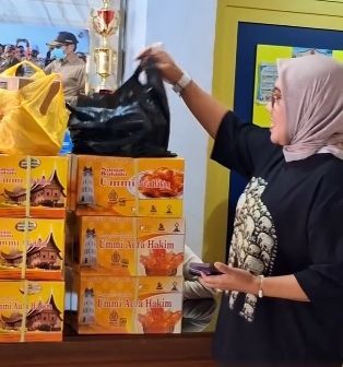 Salut! Sumbar Gotong Royong Kumpulkan 1,6 Ton Rendang untuk Korban Gempa NTT