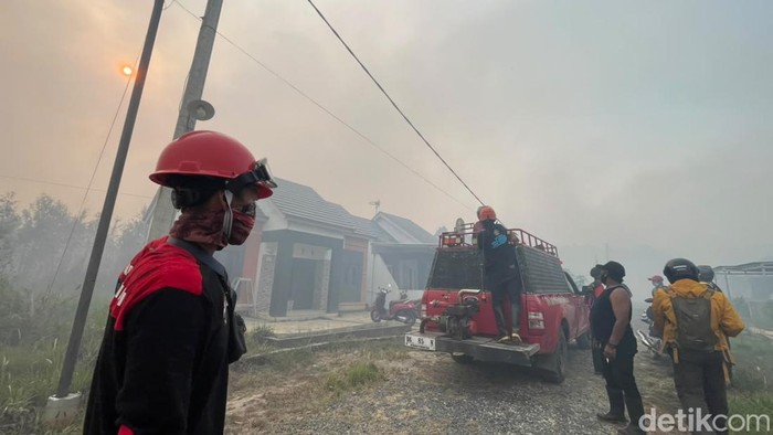 Begini Potret Kabut Asap di Banjarbaru yang Dinilai Gubernur Tak Parah. (Khairun Nisa/detikKalimantan)