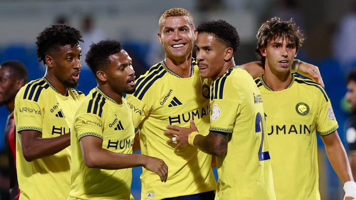 Cristiano Ronaldo turun sebagai pemain pengganti saat Al Nassr bertandang ke markas Al Riyadh. CR7 kemudian mencetak gol penutup kemenangan timnya 4-0.