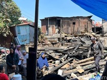 Kebakaran 10 Kios-Rumah di Jalan Politeknik Makassar Diduga Akibat Korsleting