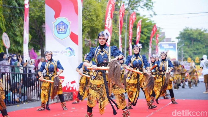 Kemeriahan Karnaval di Lamongan