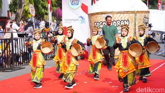 Kemeriahan Karnaval di Lamongan
