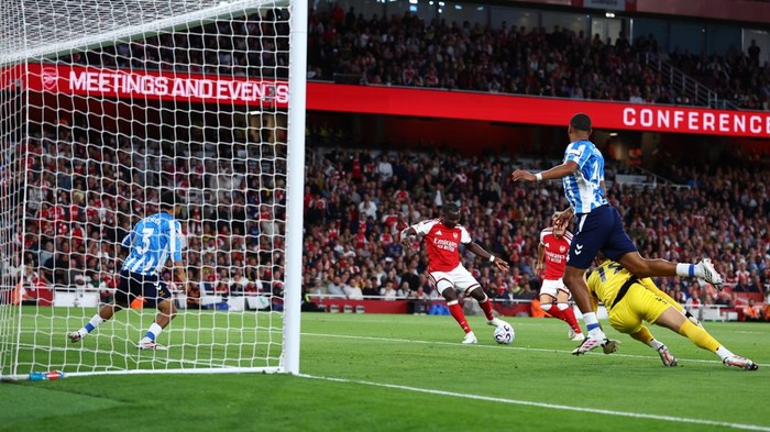 LONDON, ENGLAND - AUGUST 21: Bukayo Saka of Arsenal scores their second goal during the Premier League 2026/27 match between Arsenal FC and Coventry City at Emirates Stadium on August 21, 2026 in London, United Kingdom. (Photo by Marc Atkins/Getty Images)