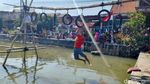 Lomba Ninja Warrior Kampung di Taman Sidoarjo