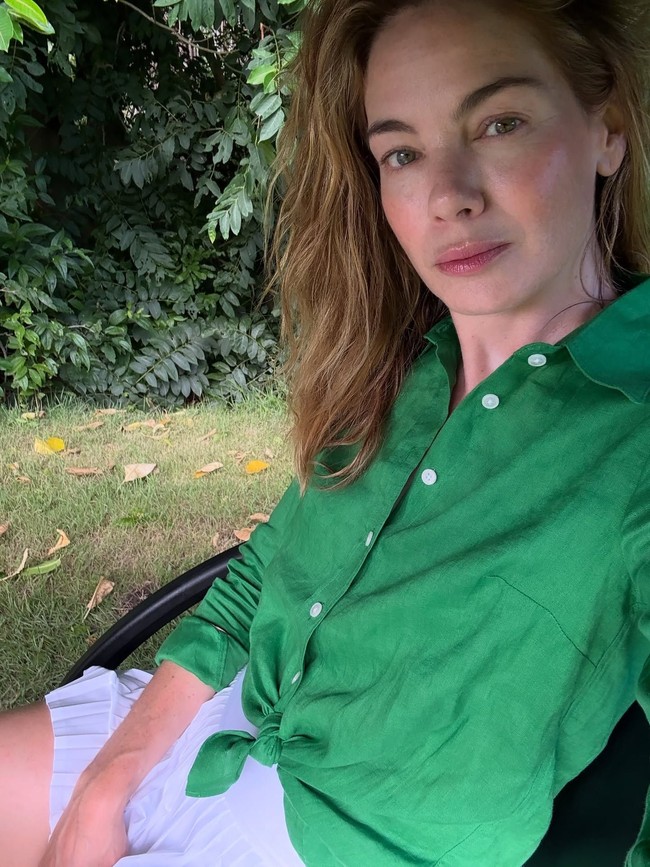 Michelle Monaghan membagikan kisahnya saat liburan ke Indonesia dalam acara ‘The Tonight Show’. Bintang ‘Maid of Honor’ tersebut bercerita bahwa ia sudah dua kali ke Indonesia, yang terakhir untuk melihat komodo. Foto: Instagram @michellemonaghan