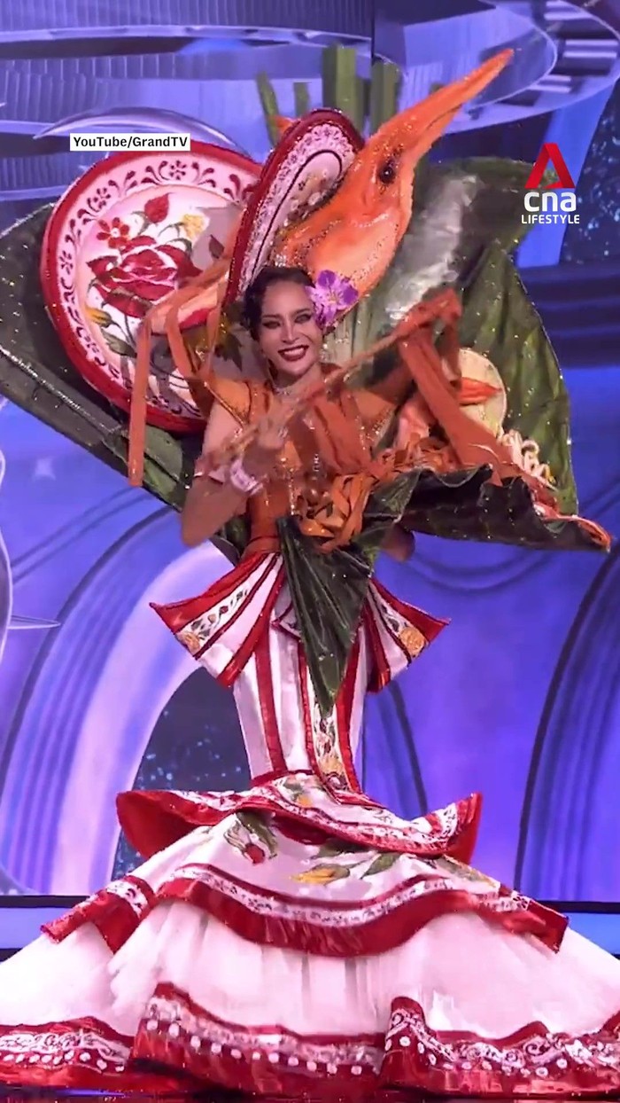 Miss Universe Thailanbd pakai gaun bertema makanan