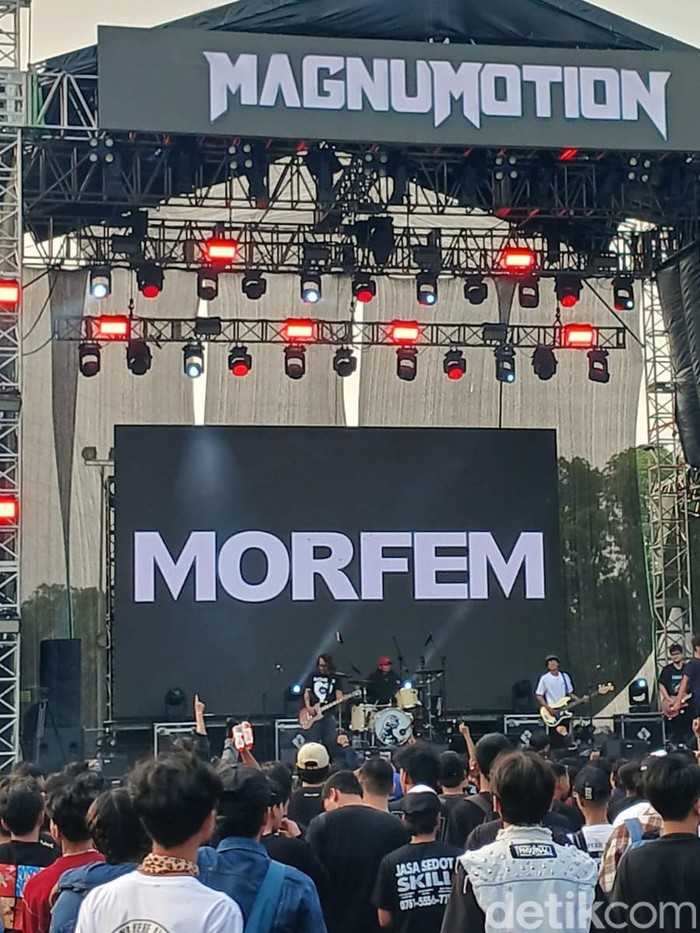Morfem di Panggung Magnumotion Loud Fest 2026