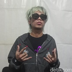 Tenxi Curhat Masalah Hidup Lewat Musik Hipdut