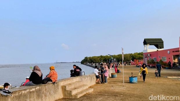 Pantai Kejawanan, Cirebon Pantai Kejawanan, Cirebon
