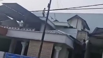 Viral Maling di Medan Beraksi Siang Bolong Kabur Lewat Atap Rumah