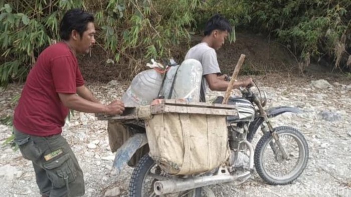 Perjuangan Warga Dusun Ngepung Nganjuk Mendapatkan Air Bersih