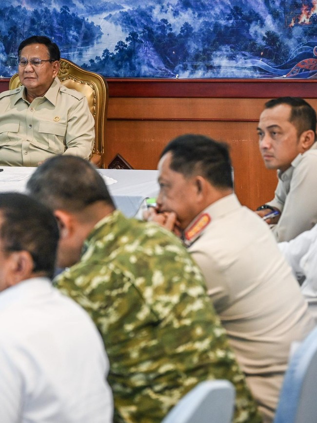 Prabowo Minta TNI Polri Turun Langsung Tangani Karhutla