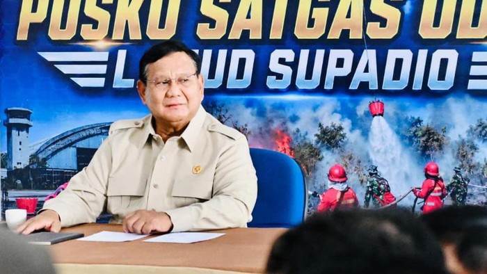 Presiden Prabowo Subianto memimpin rapat terbatas penanganan karhutla, Sabtu (22/8/2026).